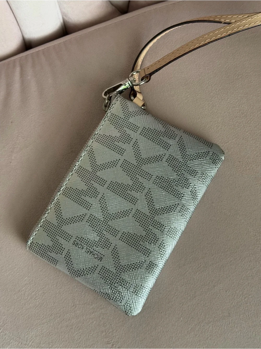 MICHAEL KORS Signature Jet Set Silver Metallic Wristlet